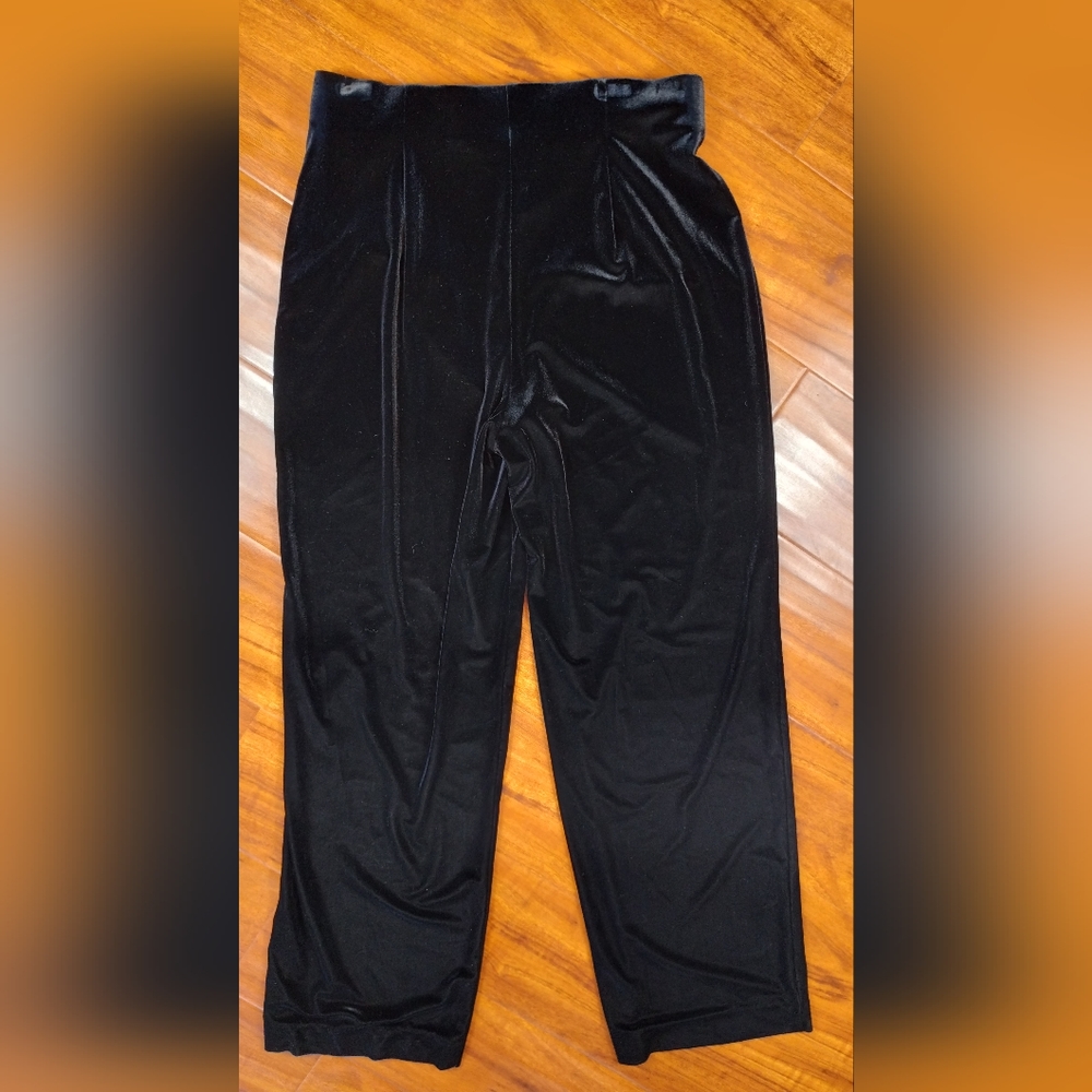 dressbarn Pleated Velvet Pull Up High Waisted Wide Leg Travel Pants
